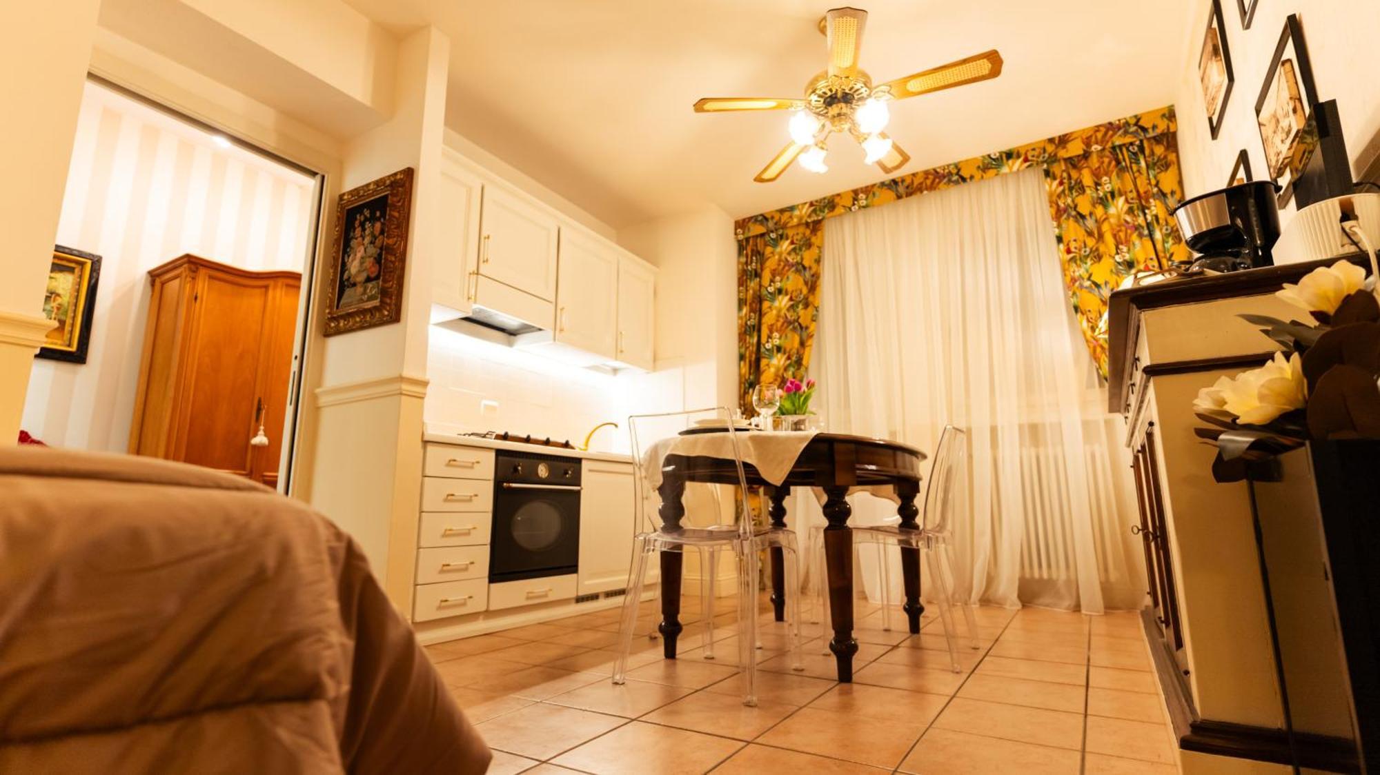 New Cozy Apartment - City Centre Lecco Dış mekan fotoğraf