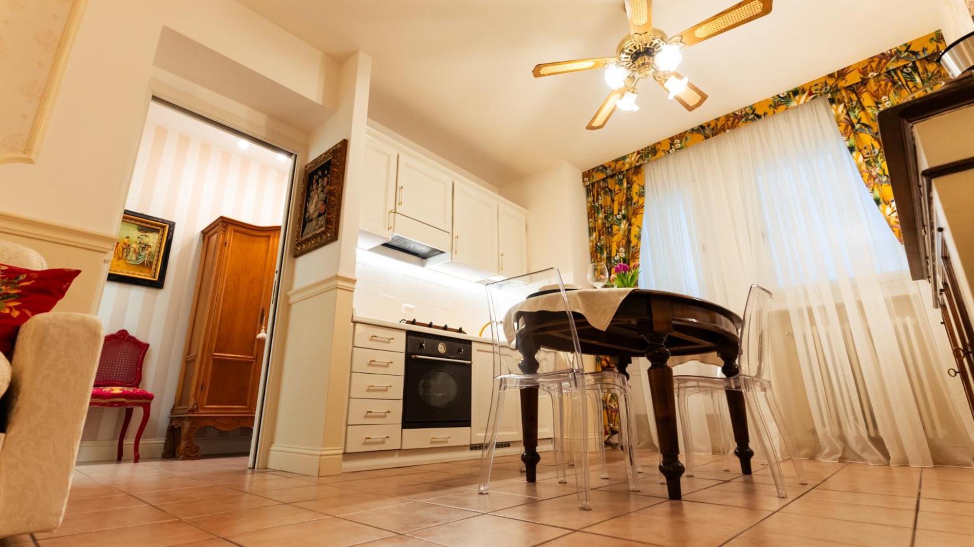 New Cozy Apartment - City Centre Lecco Dış mekan fotoğraf
