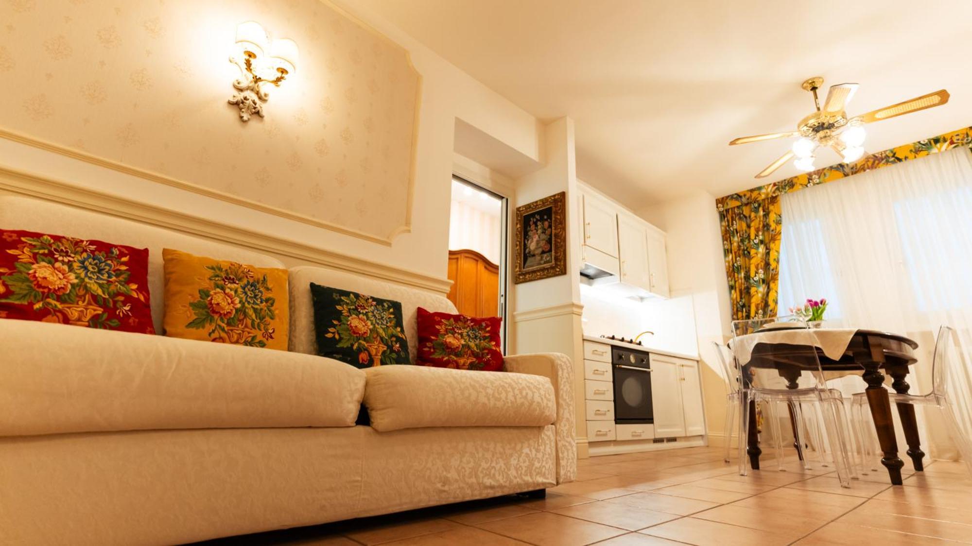 New Cozy Apartment - City Centre Lecco Dış mekan fotoğraf