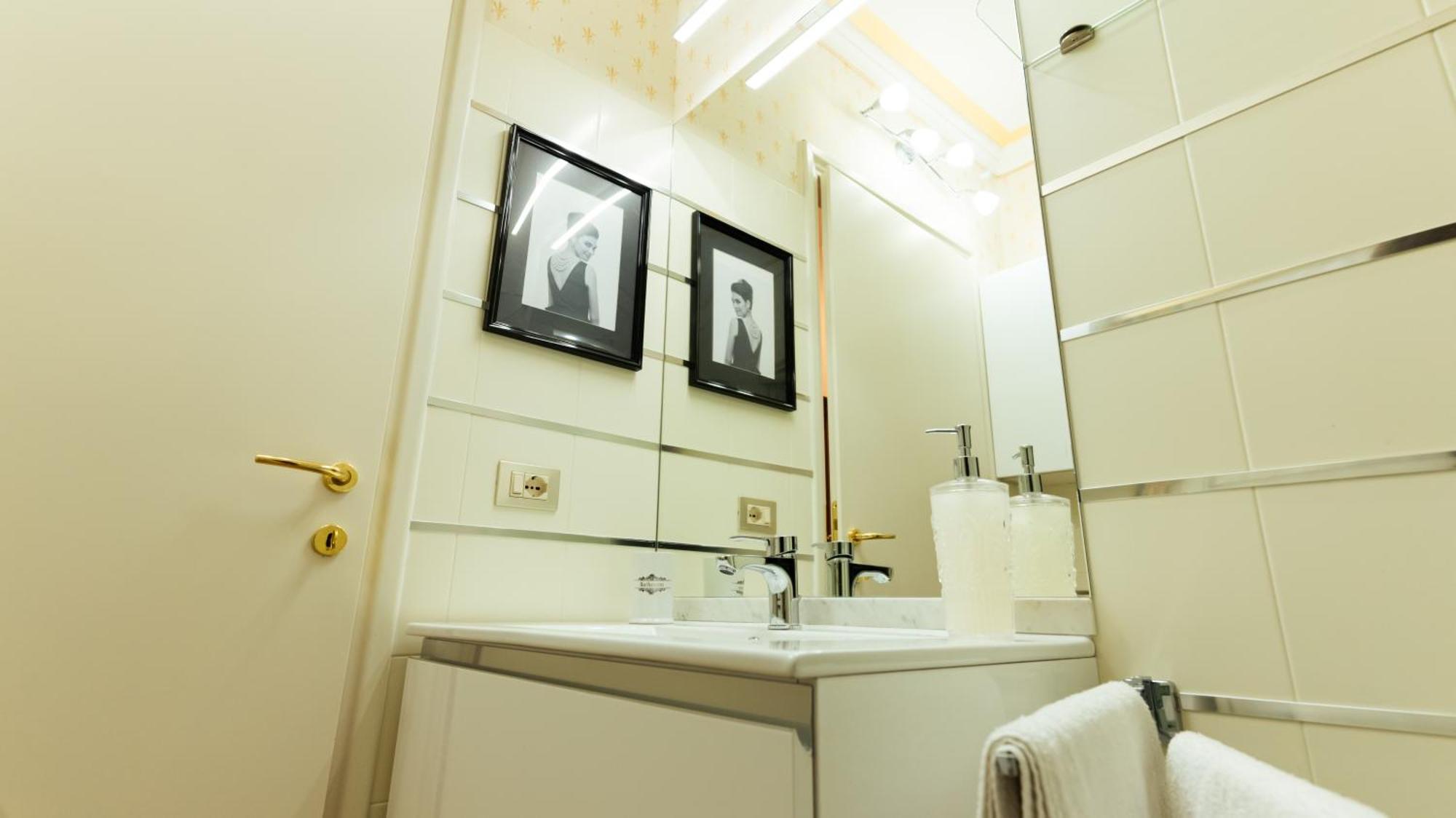New Cozy Apartment - City Centre Lecco Dış mekan fotoğraf